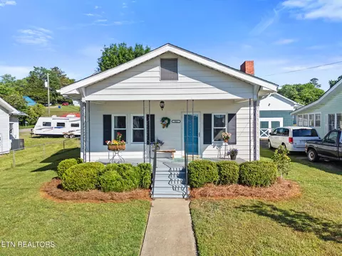 902 Fowler St, Clinton, TN 37716
