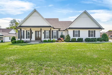 1415 E 10th St, Cookeville, TN 38501