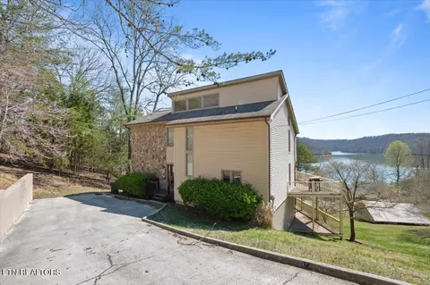 168 Little Buck Ln, La Follette, TN 37766