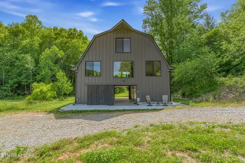 2380 Rafter Rd, Tellico Plains, TN 37385