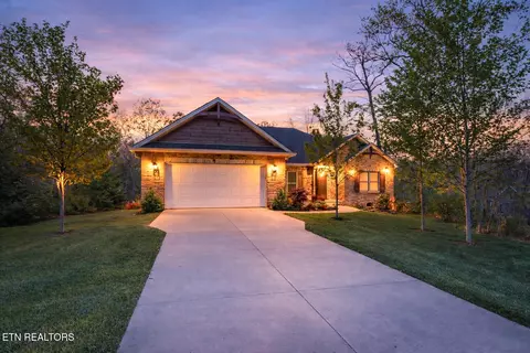107 Charles Pl, Crossville, TN 38558