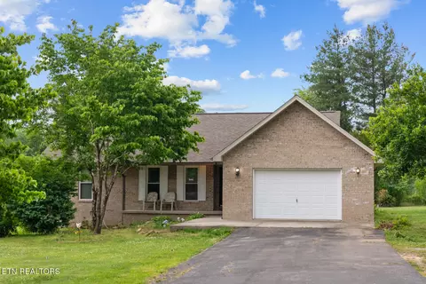 130 Chestnut Ct, Crossville, TN 38555