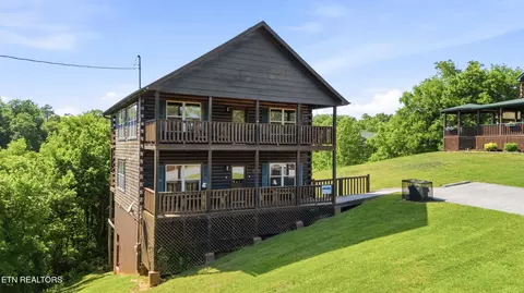 339 Oak Lake Dr, Sevierville, TN 37876