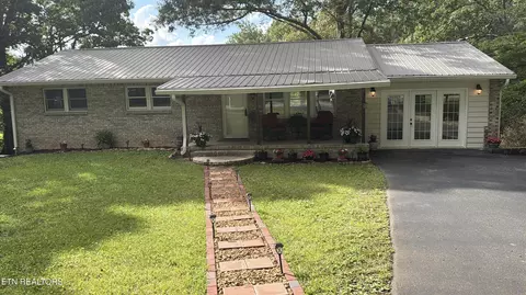 273 Fairway St, Crossville, TN 38571