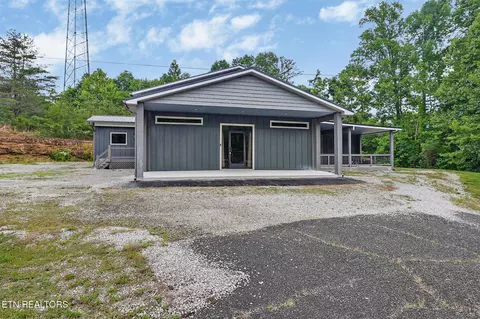 163 Underpass Dr, Oneida, TN 37841