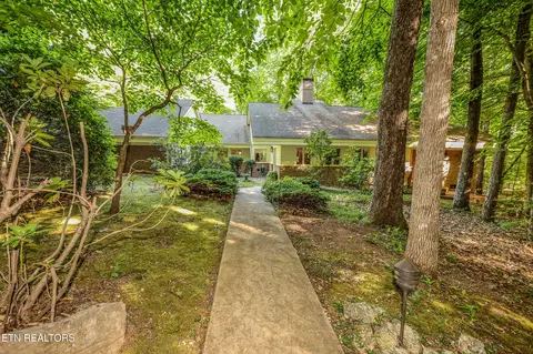 45 Hickory Tr, Norris, TN 37828