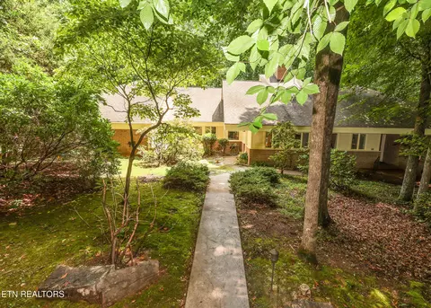 45 Hickory Tr, Norris, TN 37828