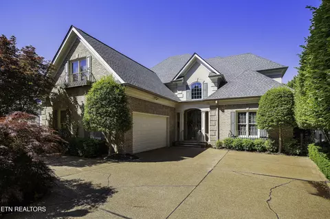 409 Lyons Head Dr, Knoxville, TN 37919