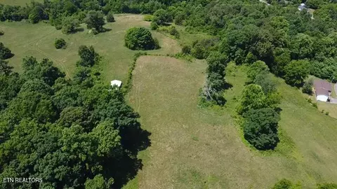 Noe Cir. +/- 33.3 Acres Circle, New Market, TN 37820