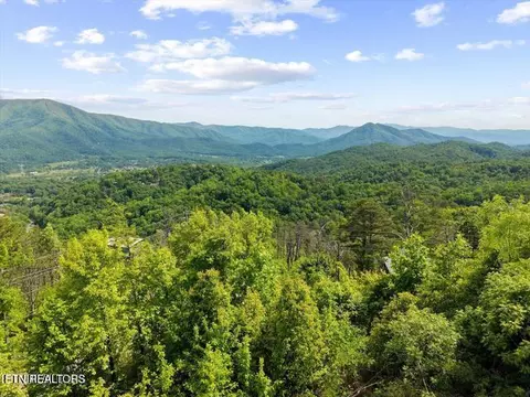 Hatcher Mountain Rd, Sevierville, TN 37862