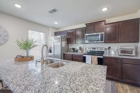313 Holliwell Chase Ln, Maryville, TN 37804