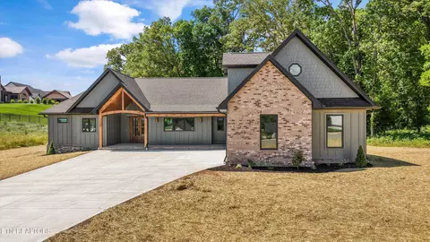 1209 Kellys View Dr, Greenback, TN 37742