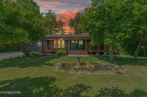329 Sarvis Dr, Knoxville, TN 37920