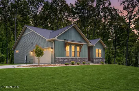 30 Andover Ln, Crossville, TN 38558