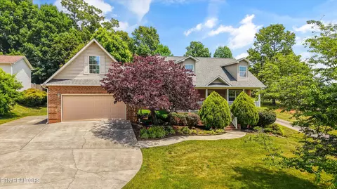 1432 Chessingham Dr, Maryville, TN 37801