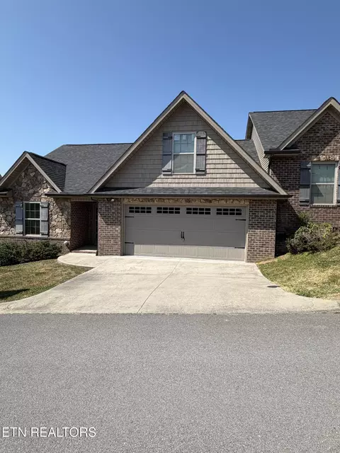 171 Stonefield Dr, Harrogate, TN 37752