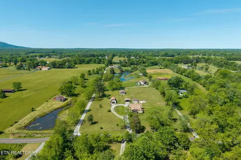1805 Open Range Rd, Crossville, TN 38555