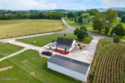 1462 Franks Ferry Rd, Sparta, TN 38583