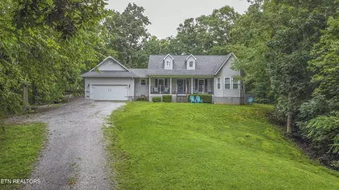 123 Southlake Dr, Kingston, TN 37763