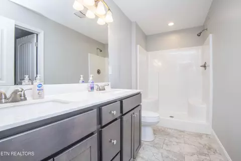 Bath - 103 Scenic View Dr, Corryton, TN 37721 photo 1 of 2