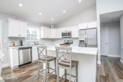 Kitchen - 103 Scenic View Dr, Corryton, TN 37721 photo 2 of 4