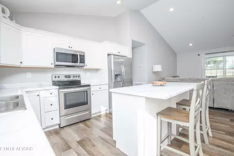 Kitchen - 103 Scenic View Dr, Corryton, TN 37721 photo 4 of 4