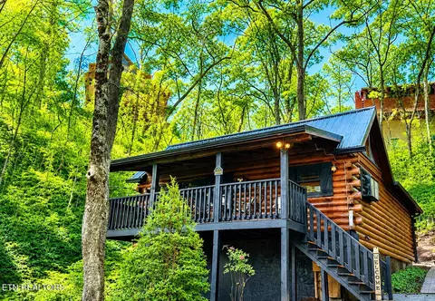 831 Bear Run Way, Sevierville, TN 37862