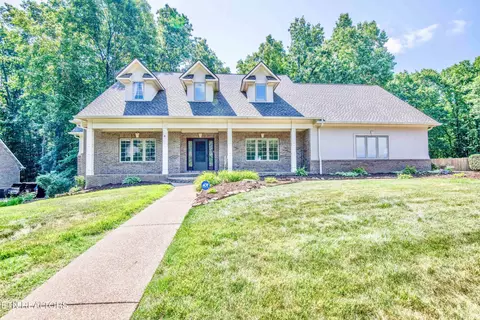 197 Whippoorwill Dr, Oak Ridge, TN 37830