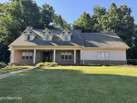 197 Whippoorwill Dr, Oak Ridge, TN 37830