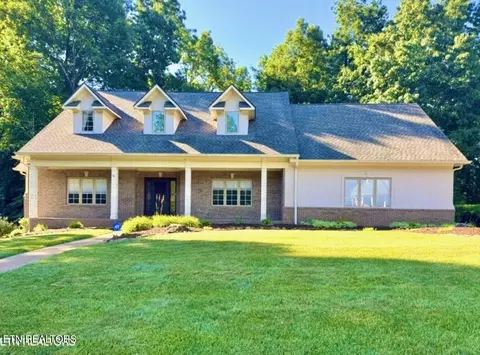 197 Whippoorwill Dr, Oak Ridge, TN 37830