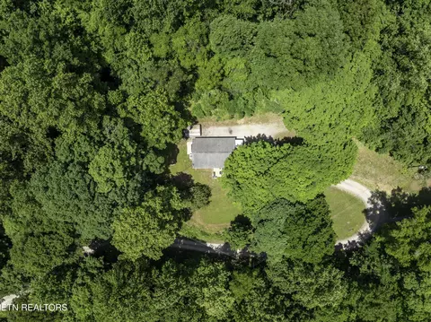 3714 Roberts Rd, Corryton, TN 37721