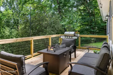 3714 Roberts Rd, Corryton, TN 37721