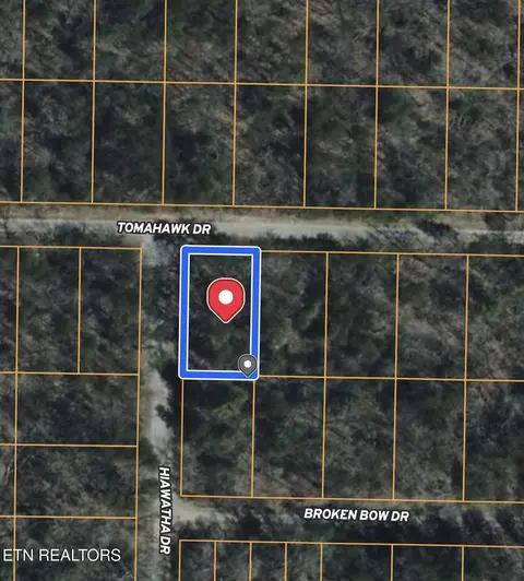 6028 Tomahawk Dr, Crossville, TN 38572