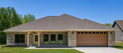 1038 S Linden Dr, Alcoa, TN 37701