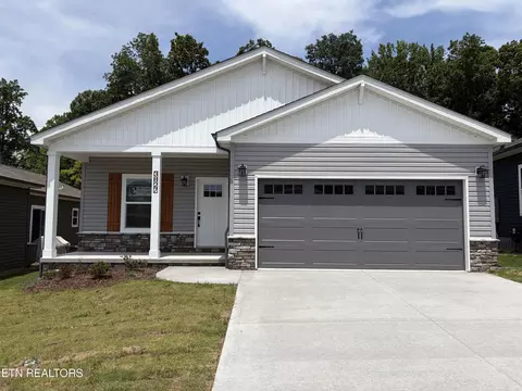 3827 Crimson Clover Ln, Knoxville, TN 37924