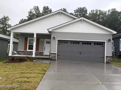 3827 Crimson Clover Ln, Knoxville, TN 37924