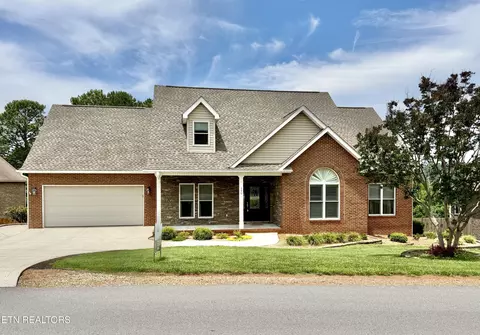 190 Pointe Summit Dr, Greenback, TN 37742