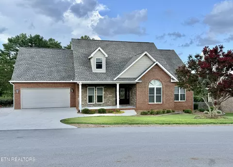 190 Pointe Summit Dr, Greenback, TN 37742