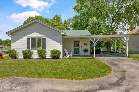 1504 Monroe St, Sweetwater, TN 37874