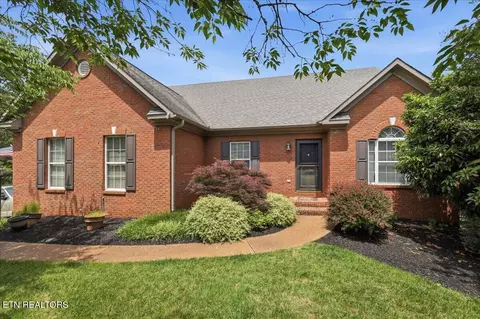 2100 Madison Grove Ln, Knoxville, TN 37922