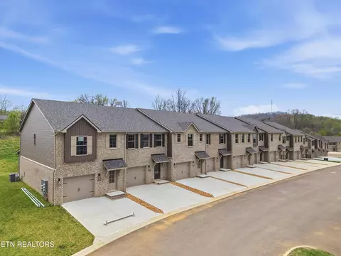 8954 Keenberg Ln, Knoxville, TN 37931