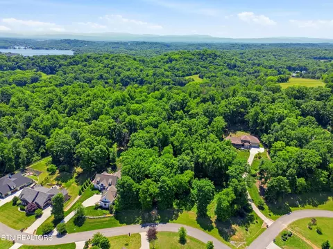 3402 Lanyard Ln, Louisville, TN 37777