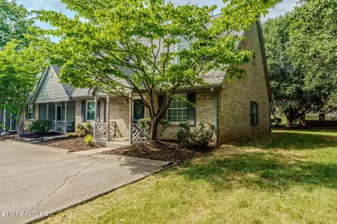 5201 Trace Manor Ln, Knoxville, TN 37912