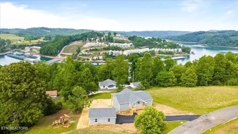 258 Sam Maria Way, La Follette, TN 37766