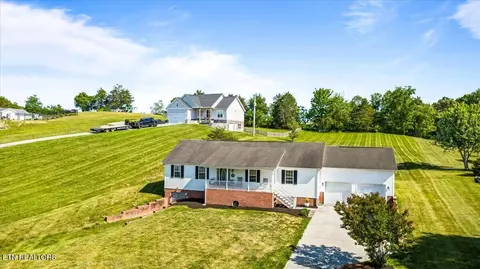 164 Gail Ln, Jacksboro, TN 37757