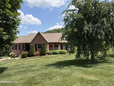 4328 Plantation Dr, Cookeville, TN 38506