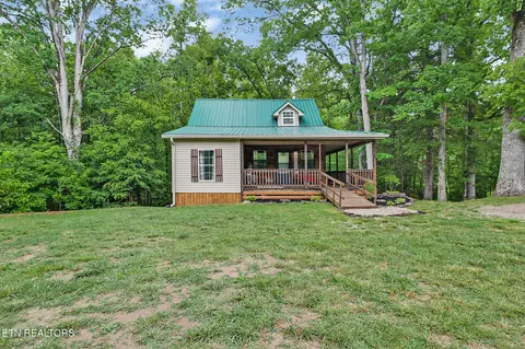 1421 Taylor Place Rd, Jamestown, TN 38556