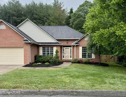 2381 Conners Creek Cir, Knoxville, TN 37932