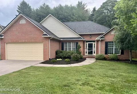 2381 Conners Creek Cir, Knoxville, TN 37932