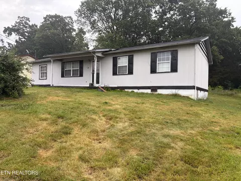 4100 Deer Run Dr, Knoxville, TN 37912